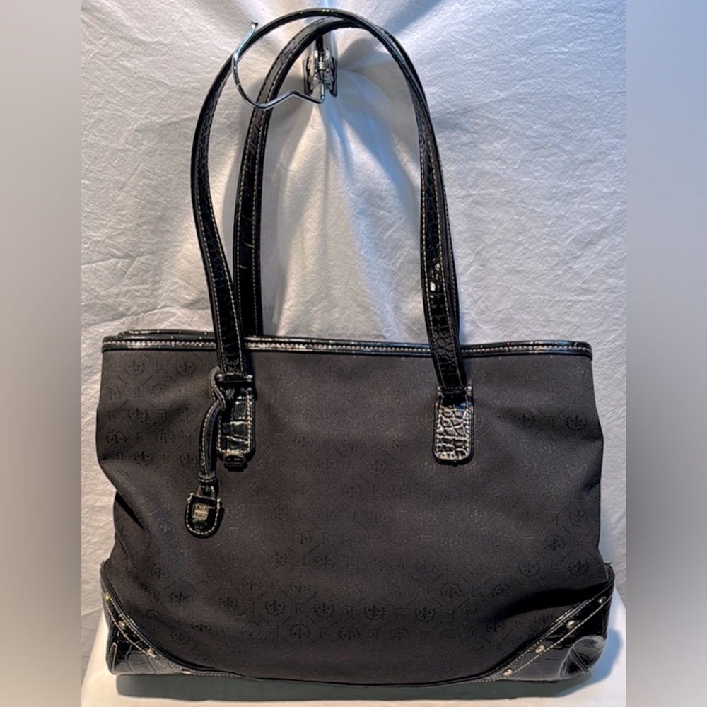 Liz Claiborne Black Tote Bag with Sleek Design